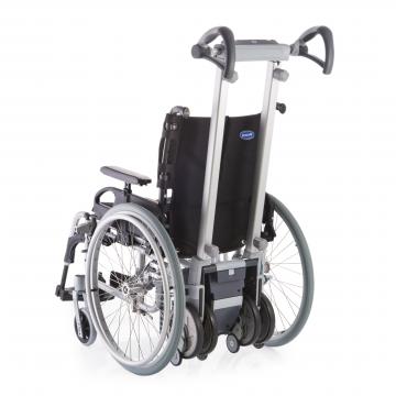 El subescaleras Invacare Alber Scalamobil S35 permite subir escaleras con la silla de ruedas manual.