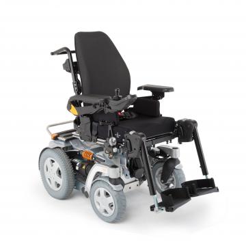  Silla de ruedas eléctrica Invacare Storm 4 X-Plore con tracción trasera y suspensión en las 4 ruedas