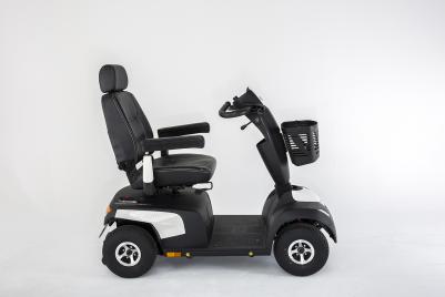 Invacare Scooter eléctrico Comet Pro baterias de 75 Ah y ruedas grandes de 13 pulgadas con supensión de alto rendimiento. 