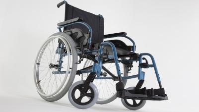 Silla de ruedas manual Invacare Action 1R chasis de acero plegable por cruceta