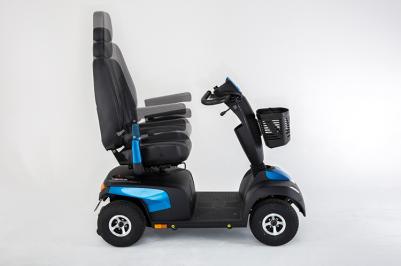 Invacare Scooter eléctrico Comet Alpine para conducir por todo tipo de terrenos. Suspensión de asiento y elevación eléctrica. 