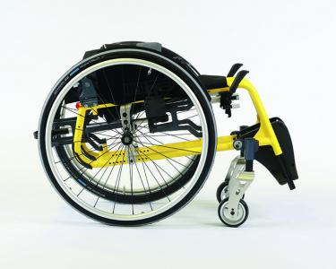 Silla de ruedas manual plegable Invacare Action 5. Sistema de plegado en forma de H