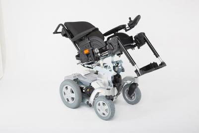 Silla de ruedas eléctrica Invacare Storm 4  de trancción trasera con basculación