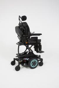 silla de ruedas electrónica Invacare TDX SP2 Ultra Low Maxx con tracción central y unidad de asiento modular. 