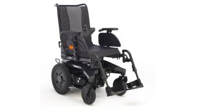 Silla de ruedas eléctrica Invacare AVIVA RX40 compacta con propulsión trasera y electrónica LiNX. 