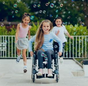 Respaldo Invacare Matrx Mini para usuarios de sillas de ruedas pediátricas