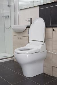 Abattant WC Japonais Aquatec Pure Bidet Invacare