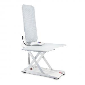 Elevador de bañera Invacare Aquatec Orca con asiento, respaldo y base de polipropileno con una funda que puede ser blanca o azul. Elevador de bañera Invacare Aquatec Orca con asiento, respaldo y base de polipropileno con una funda que puede ser blanca o azul.