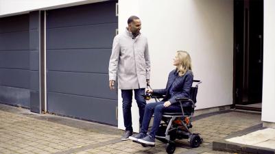 Silla de ruedas eléctrica plegable Invacare Kompas peso inferior a 21 Kg.