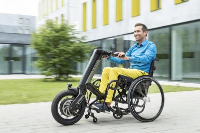 Handbike eléctrica Invacare Alber E-pilot convierte tu silla de ruedas manual en una silla eléctrica. 