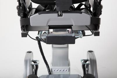  Silla de ruedas eléctrica Invacare Storm 4 X-Plore con tracción trasera y suspensión en las 4 ruedas