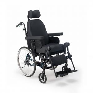 Silla de ruedas de posicionamiento Invacare Rea Azalea. Basculación de asiento con transferencia de peso hasta 25º y una reclinación del respaldo de 30º.