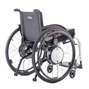 Sistema de ayuda a la propulsión Invacare Alber Twion M24 para sillas de ruedas manuales.Motores eléctricos integrados en los bujes de las ruedas.